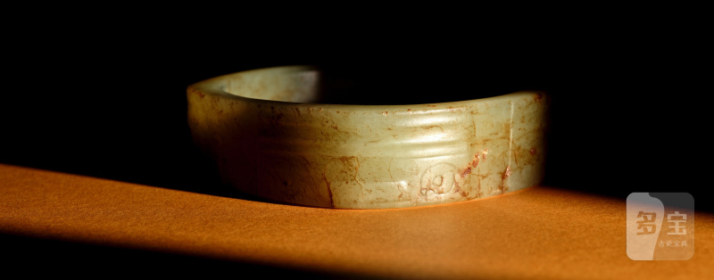 A yellowish-celadon jade 'mask' cong, Neolithic period, Liangzhu culture | 新石器時代 良渚文化 青黃玉獸面紋琮 - 图3
